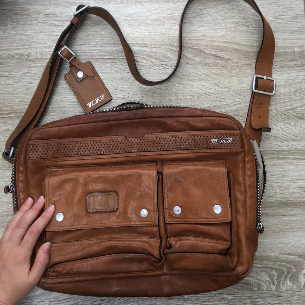 🦚Limited Edition Retro Tumi Dukati Leather Cognac